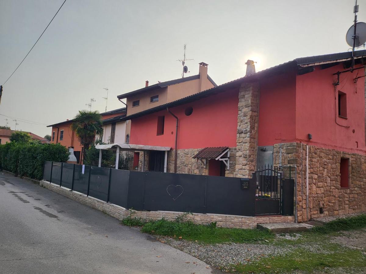 A Casa Di Luca Hotel Mediglia Exterior photo