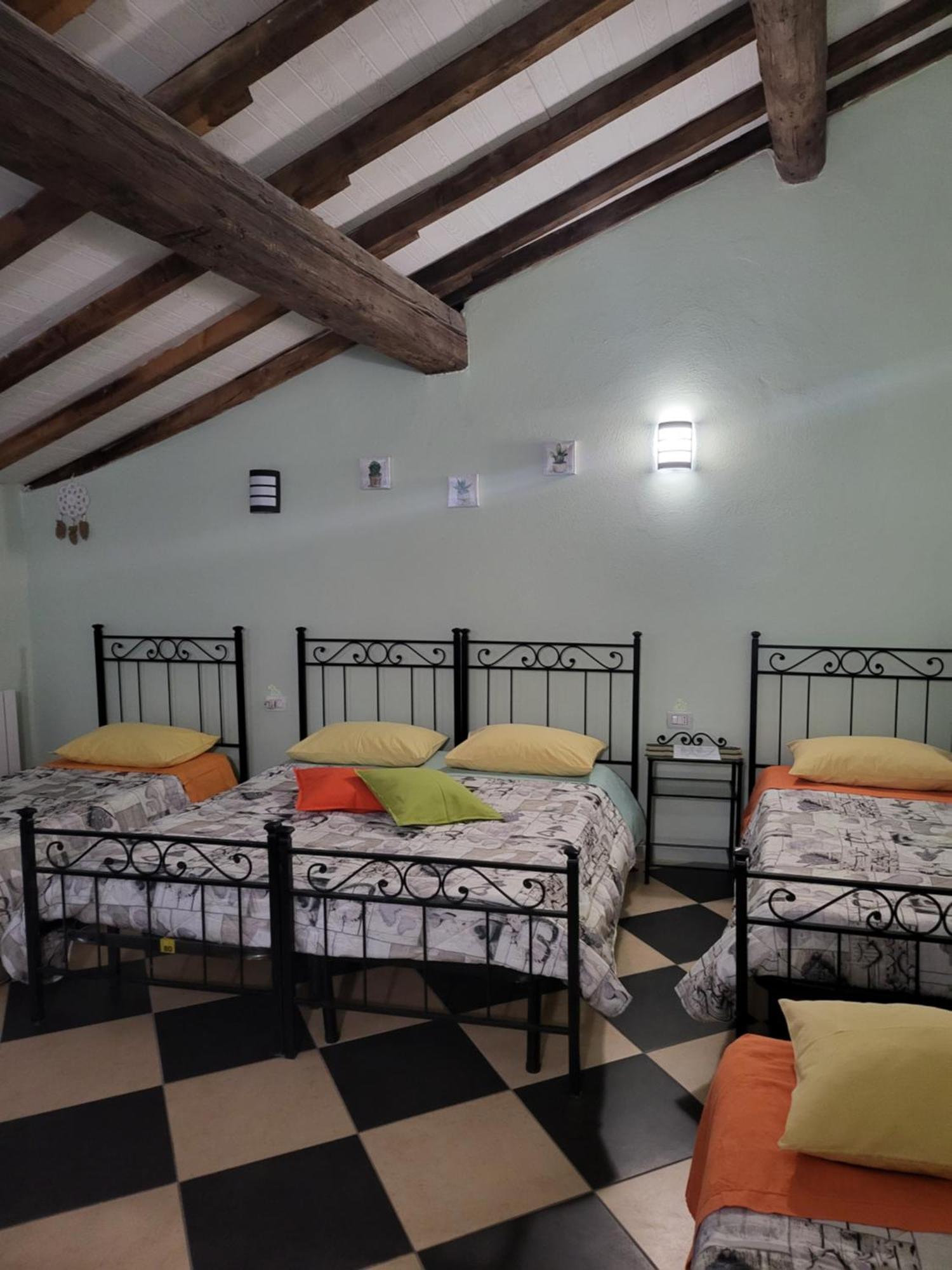 A Casa Di Luca Hotel Mediglia Room photo